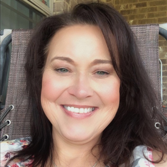 Meet your Posher, Tracy - Picture 1 of 1